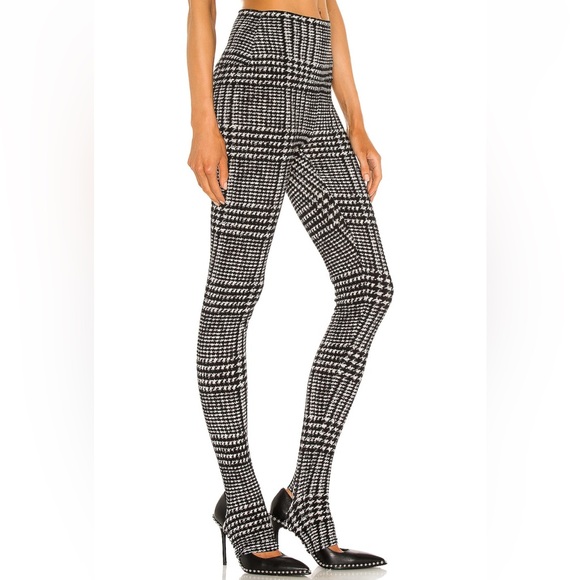 Norma Kamali legging with footie - Picture 3 of 7